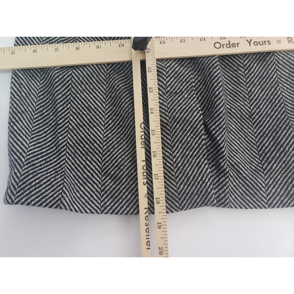 Banana Republic Black Wool Chevron Mini Skirt sz 0 Boho Y2K Neutral Professional - Picture 6 of 7